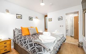 Chunal Apartment Central Glossop